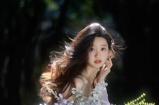 内娱开年地震！30岁网红司晓迪爆料睡遍顶流48小时反转封账号