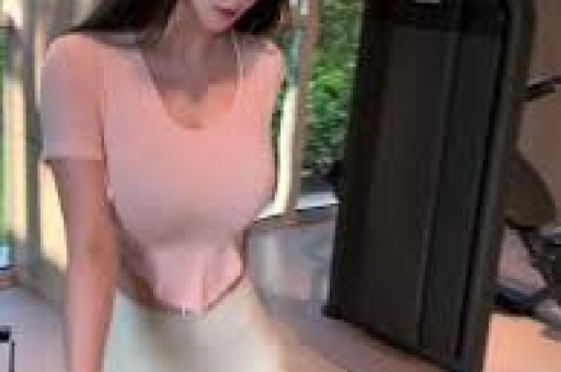 1天曝3大瓜！顶流女星签协议、约会激吻、知三当三各个炸裂